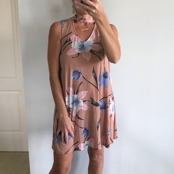 Blush Color Floral Sleeveless Dress - Picture 6 of 7